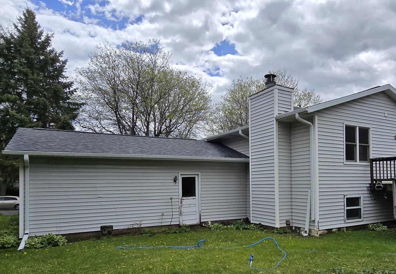 House in Madison Wisconsin after our soft washing treatment.